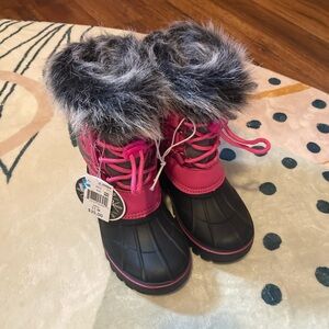 NWT Winter Boots toddler sz 11